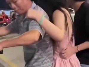 一女被多男玩前后夹击;一女被多男前后夹击，她该如何应对？